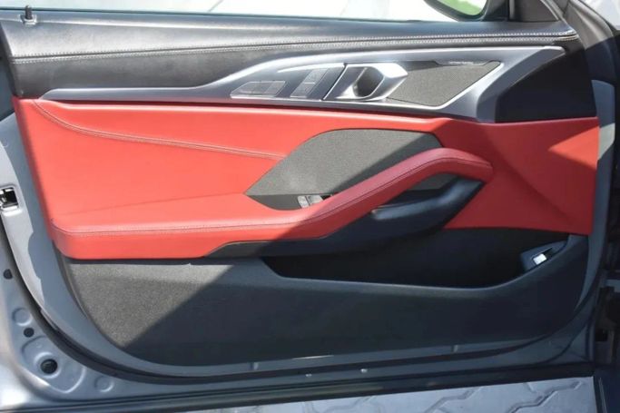 Подержанный BMW 8 Series M850i xDrive II (G14/G15/G16) Рестайлинг, 4.4 л, 2023 в Шардже от Alfaris Used Cars Серебристый цвет. GCC | AUTO.AE