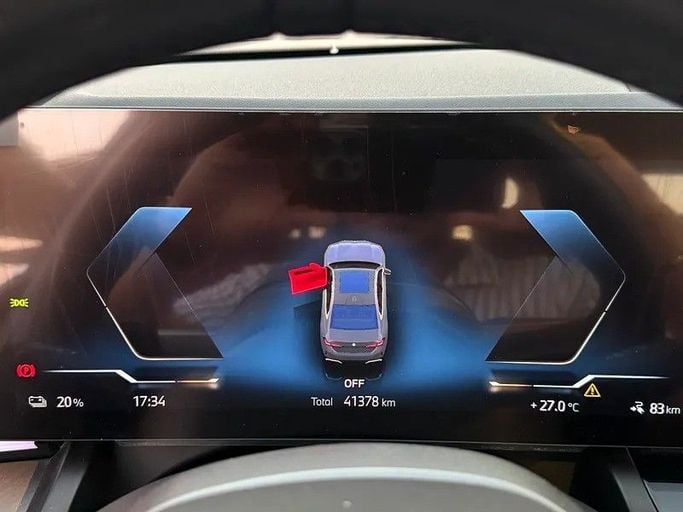 Подержанный BMW i5 eDrive35L, 2025 в Шардже от Al Fakhamah Used Cars Серый цвет. Американская | AUTO.AE