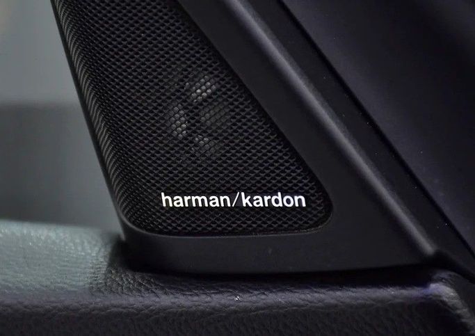 Used BMW M3 IV (E90), 4.0 l, 2011 in Sharjah by Honey Gidosha Used Cars Tr., White color.  | AUTO.AE