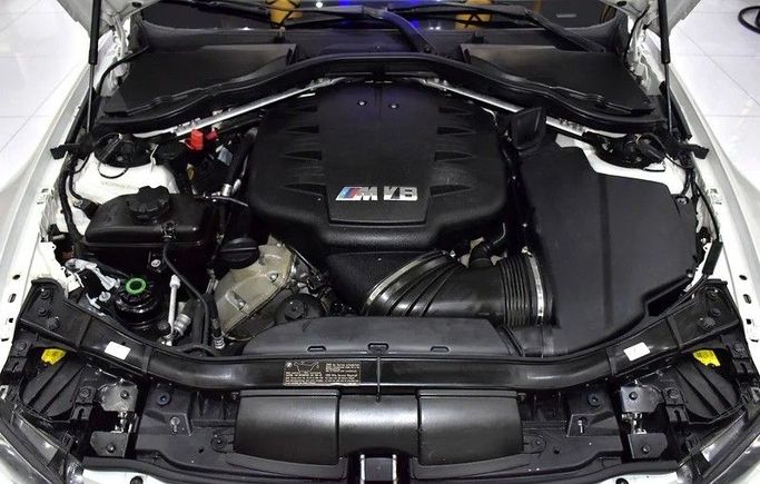 Used BMW M3 IV (E90), 4.0 l, 2011 in Sharjah by Honey Gidosha Used Cars Tr., White color.  | AUTO.AE