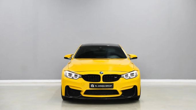 Подержанный BMW M4 F82/F83 Рестайлинг, 3.0 л, 2020 в Шардже от Al Qassem Cars Trading Желтый цвет. Корейская | AUTO.AE