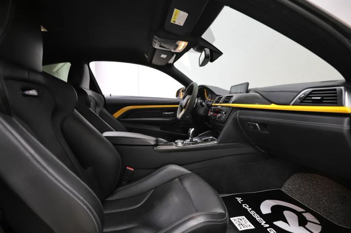 Подержанный BMW M4 F82/F83 Рестайлинг, 3.0 л, 2020 в Шардже от Al Qassem Cars Trading Желтый цвет. Корейская | AUTO.AE