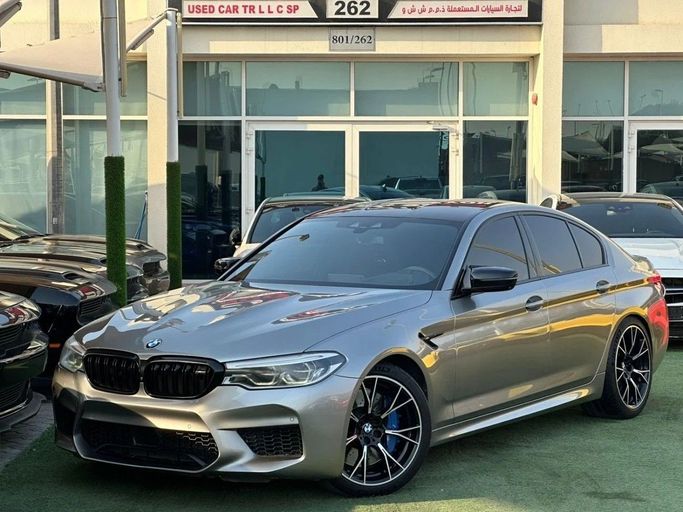 Подержанный BMW M5 Competition VI (F90) Рестайлинг, 4.4 л, 2020 в Шардже от Noor Al Seyoh Used Cars Серый цвет. GCC | AUTO.AE