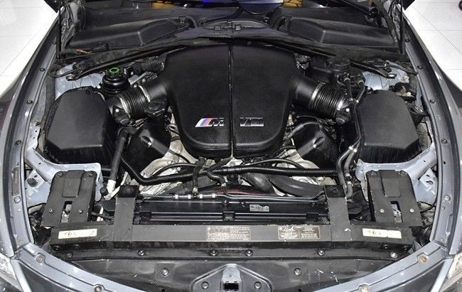 Подержанный BMW M6 II (E63/E64), 5.0 л, 2008 в Шардже от Honey Gidosha Used Cars Tr. Серый цвет.  | AUTO.AE