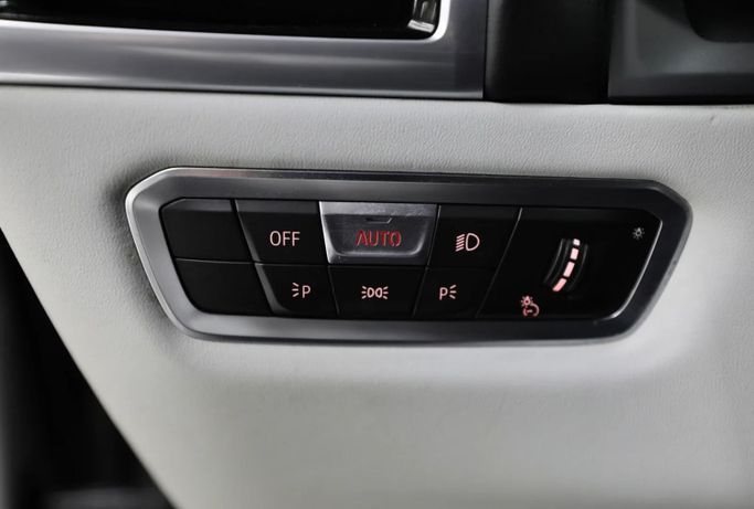 Подержанный BMW M8 Competition I (F91/F92/F93) Рестайлинг, 4.4 л, 2022 в Шардже от Al Qassem Cars Trading Серый цвет. Американская | AUTO.AE