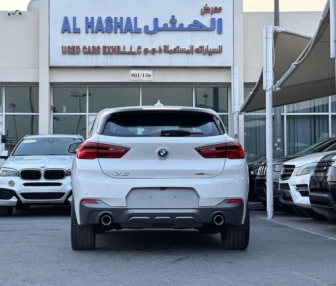 Подержанный BMW X2 xDrive20i I (F39), 2.0 л, 2018 в Шардже от Al Hashal Used Cars Белый цвет. GCC | AUTO.AE