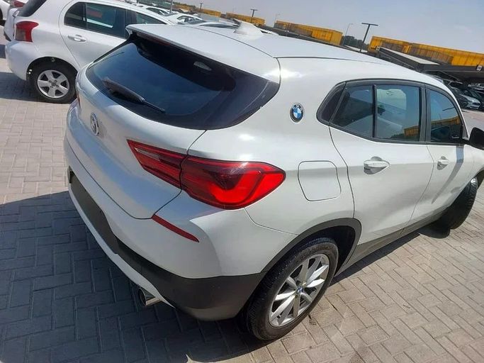 Подержанный BMW X2 xDrive20i I (F39), 2.0 л, 2020 в Шардже от Al Aqsa Used Cars Белый цвет. GCC | AUTO.AE