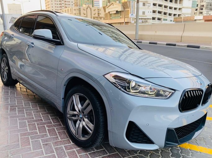 مستعملة BMW X2 sDrive20i ط (F39), 2.0 l, 2023 في في الشارقة، اللون رمادي. مواصفات الخليج | AUTO.AE | إعلان #273591