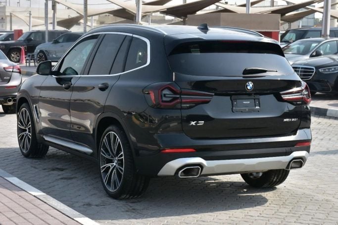 Подержанный BMW X3 30i xDrive III (G01) Рестайлинг, 2.0 л, 2023 в Шардже от Alfaris Used Cars Черный цвет. Other | AUTO.AE