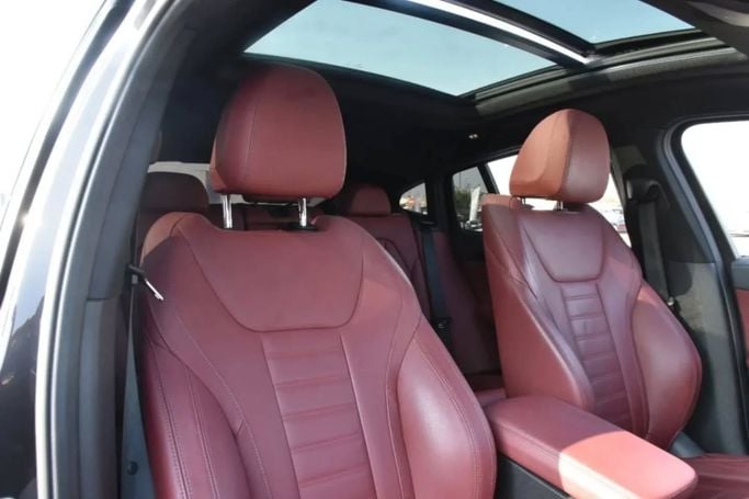 Подержанный BMW X4 30i II (G02), 2.0 л, 2021 в Шардже от Alfaris Used Cars Черный цвет. GCC | AUTO.AE