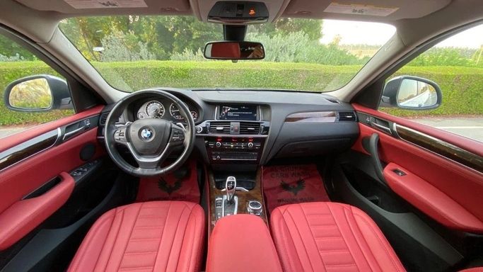 Подержанный BMW X4 28i I (F26), 2.0 л, 2015 в Шардже от Halla Cars Серебристый цвет. Американская | AUTO.AE