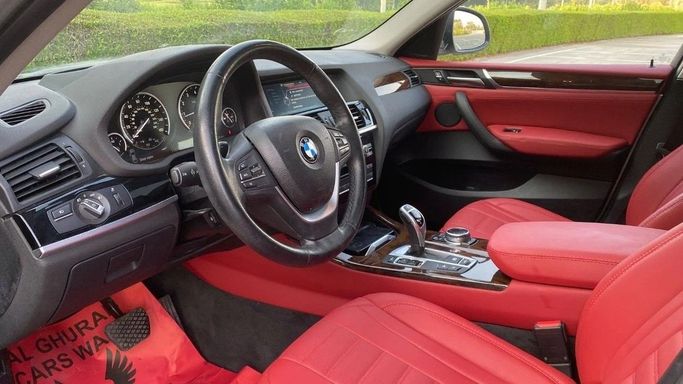 Подержанный BMW X4 28i I (F26), 2.0 л, 2015 в Шардже от Halla Cars Серебристый цвет. Американская | AUTO.AE