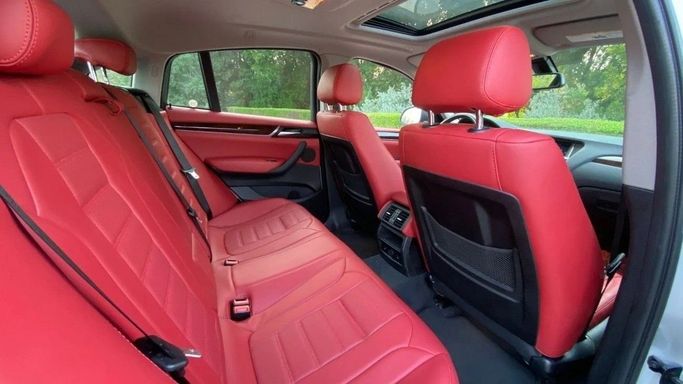 Подержанный BMW X4 28i I (F26), 2.0 л, 2015 в Шардже от Halla Cars Серебристый цвет. Американская | AUTO.AE