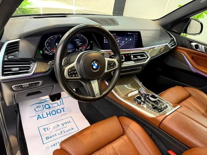 Подержанный BMW X5 50i IV (G05/G18), 4.4 л, 2020 в Шардже от Ayoon Alhoot Motors Черный цвет. GCC | AUTO.AE