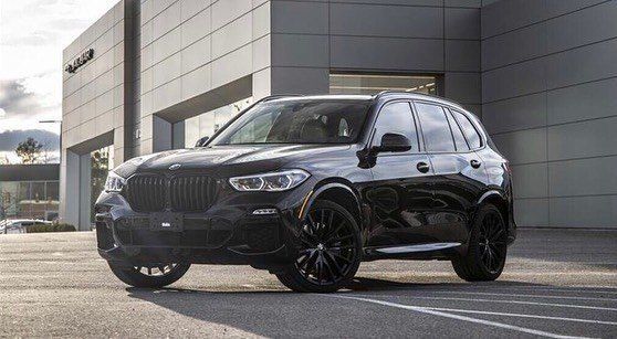 Подержанный BMW X5 40i IV (G05/G18), 3.0 л, 2020 в Шардже от Alfaris Used Cars Черный цвет. Other | AUTO.AE