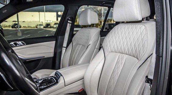 Подержанный BMW X5 40i IV (G05/G18), 3.0 л, 2020 в Шардже от Alfaris Used Cars Черный цвет. Other | AUTO.AE