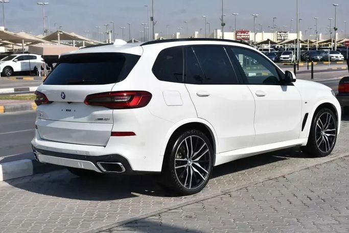 Подержанный BMW X5 40i IV (G05/G18), 3.0 л, 2019 в Шардже от Alfaris Used Cars Белый цвет. Other | AUTO.AE