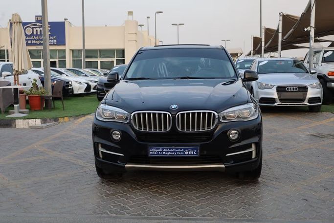 Подержанный BMW X5 35i III (F15), 3.0 л, 2015 в Шардже от OMC Used Cars Черный цвет. GCC | AUTO.AE