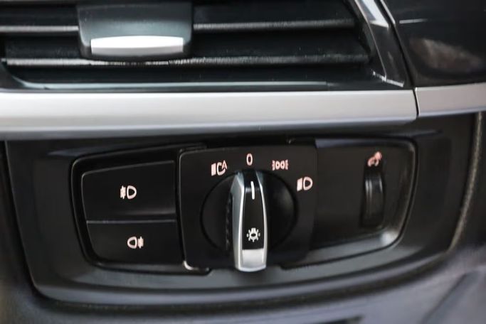 Подержанный BMW X5 35i III (F15), 3.0 л, 2015 в Шардже от OMC Used Cars Черный цвет. GCC | AUTO.AE