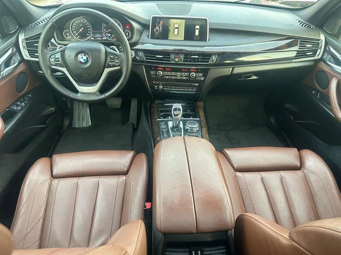 Подержанный BMW X5 35i III (F15), 3.0 л, 2016 в Шардже от Al Hashal Used Cars Коричневый цвет. GCC | AUTO.AE