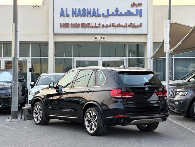 Подержанный BMW X5 35i III (F15), 3.0 л, 2016 в Шардже от Al Hashal Used Cars Коричневый цвет. GCC | AUTO.AE