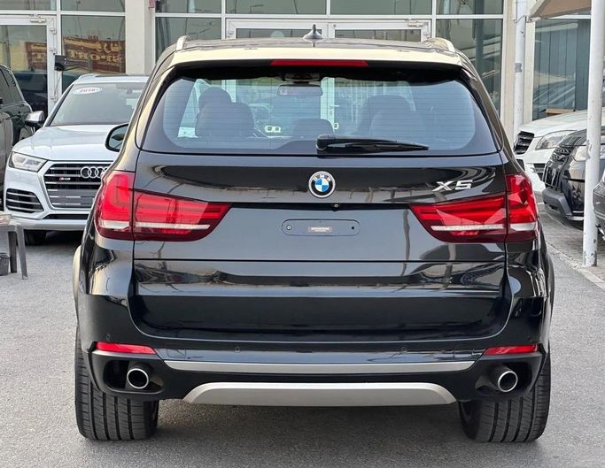 Подержанный BMW X5 35i III (F15), 3.0 л, 2016 в Шардже от Al Hashal Used Cars Коричневый цвет. GCC | AUTO.AE