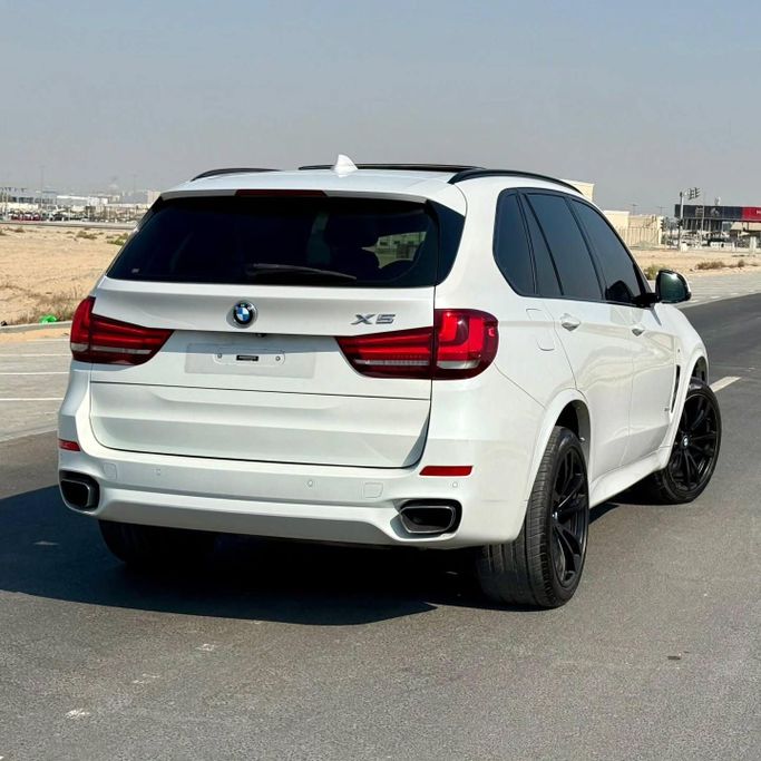 Подержанный BMW X5 35i III (F15), 3.0 л, 2015 в Шардже от Sarmad Cars Белый цвет. Other | AUTO.AE