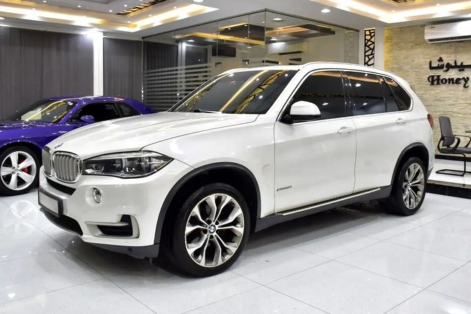 مستعملة BMW X5 35i xDrive III (F15), 3.0 l, 2015 في في الشارقة من Honey Jidosha Used Cars Tr.، اللون أبيض. مواصفات الخليج | AUTO.AE | إعلان #273388