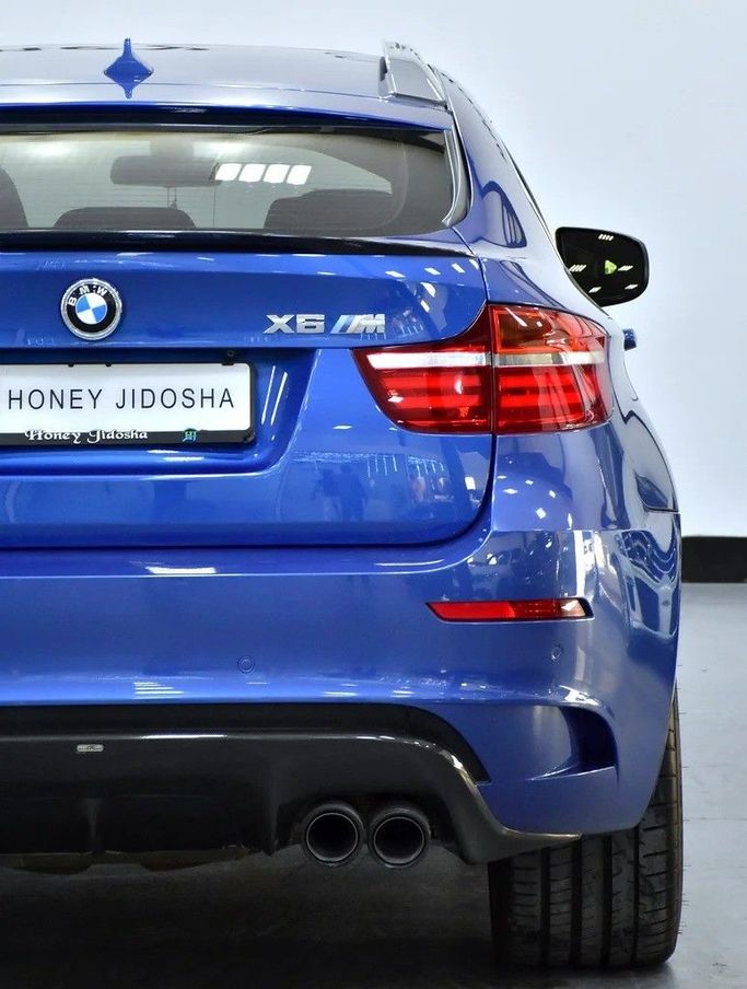 Подержанный BMW X6 M 50i I (E71) Рестайлинг, 4.4 л, 2013 в Шардже от Honey Gidosha Used Cars Tr. Синий цвет. GCC | AUTO.AE