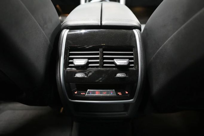 Used BMW X6 40i III (G06) Facelift, 3.0 l, 2024 in Sharjah by Al Qassem Cars Trading, White color. Korean Specs | AUTO.AE