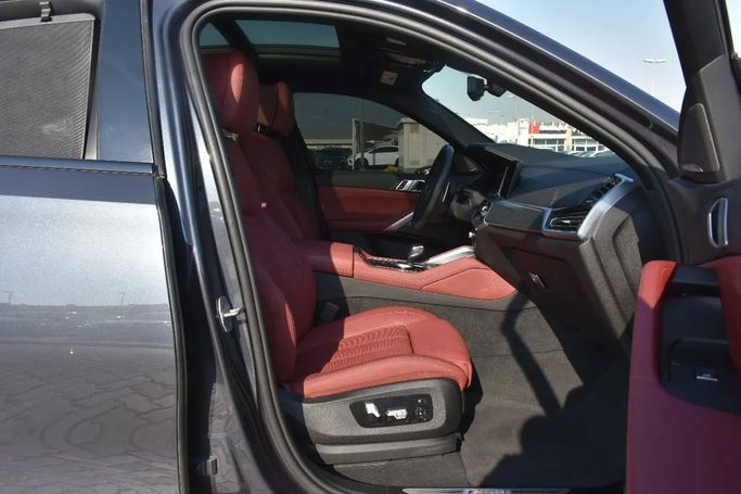Used BMW X6 M50i III (G06), 4.4 l, 2021 in Sharjah by Alfaris Used Cars, Grey color. Other | AUTO.AE