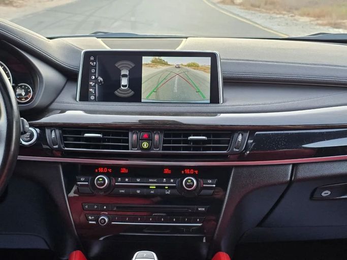 Подержанный BMW X6 35i II (F16), 3.0 л, 2017 в Шардже от Al Jana Used Cars Серый цвет. GCC | AUTO.AE