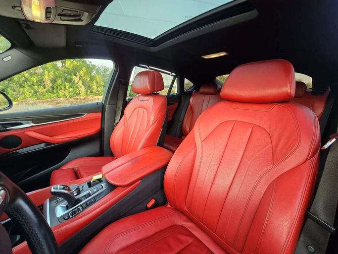 Подержанный BMW X6 35i II (F16), 3.0 л, 2017 в Шардже от Al Jana Used Cars Серый цвет. GCC | AUTO.AE