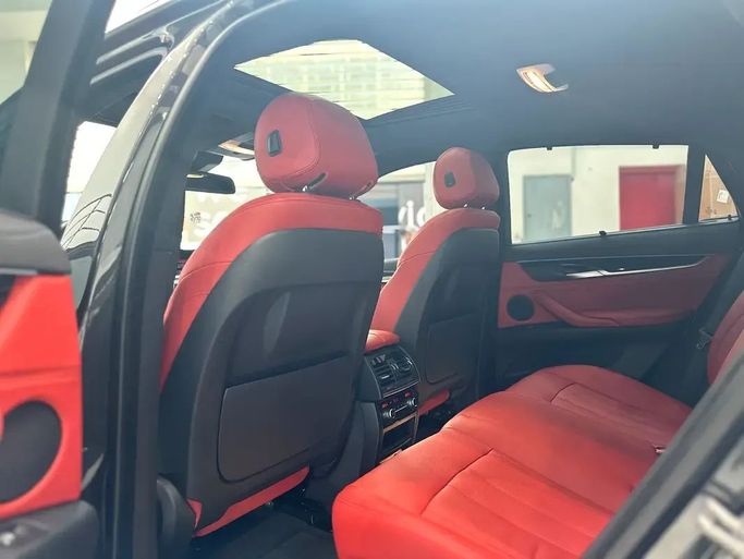 Подержанный BMW X6 35i II (F16), 3.0 л, 2019 в Шардже от Ryno Cars Серый цвет. GCC | AUTO.AE