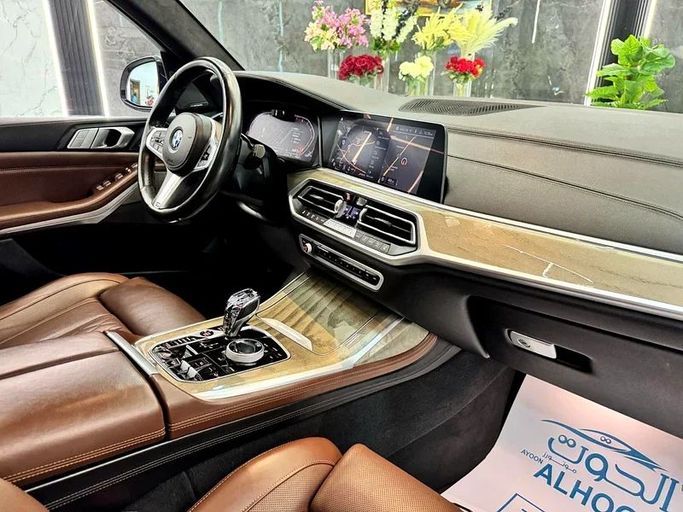 Подержанный BMW X7 40i I (G07), 3.0 л, 2021 в Шардже от Ayoon Alhoot Motors Белый цвет. GCC | AUTO.AE