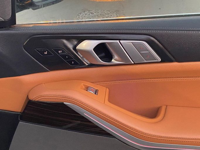 Used BMW X7 40i I (G07), 3.0 l, 2021 in Sharjah by Najmat Almajarah Motors, Black color. American Specs | AUTO.AE