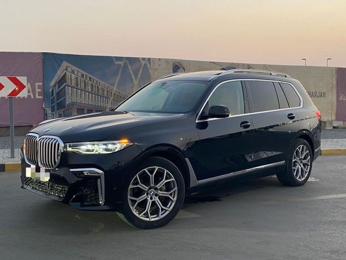 Used BMW X7 40i I (G07), 3.0 l, 2021 in Sharjah by Najmat Almajarah Motors, Black color. American Specs | AUTO.AE