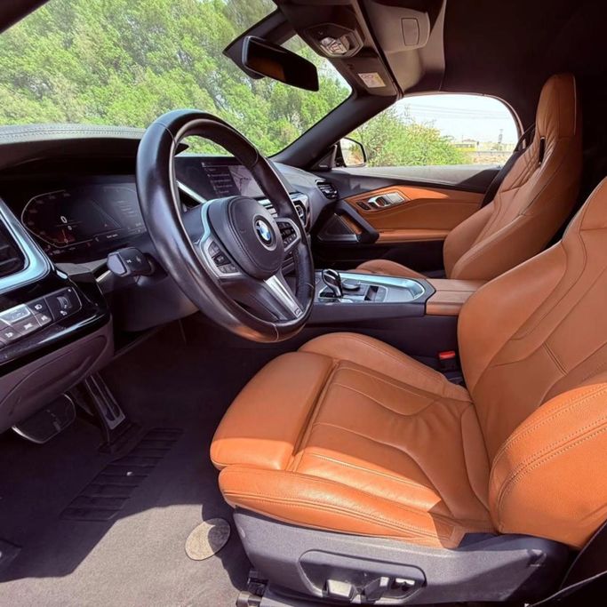 Подержанный BMW Z4 20i III (G29), 2.0 л, 2019 в Шардже от Sarmad Cars Черный цвет. Other | AUTO.AE