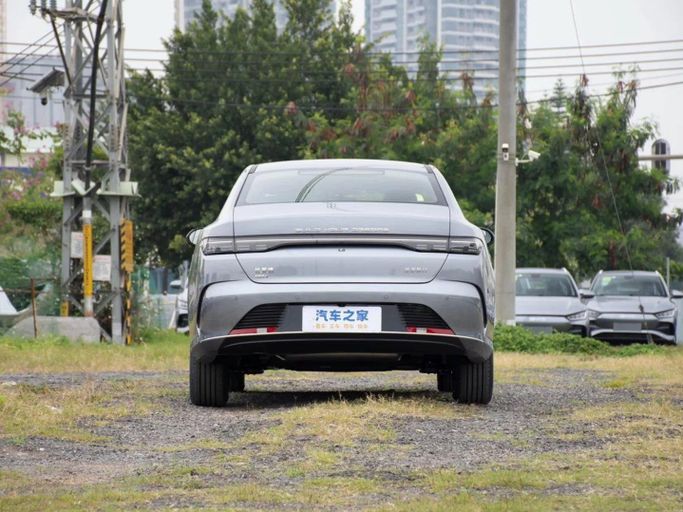 Новый BYD Destroyer 05, 1.5 л, 2025 в Шардже от Alfaris Used Cars Серый цвет. Other | AUTO.AE