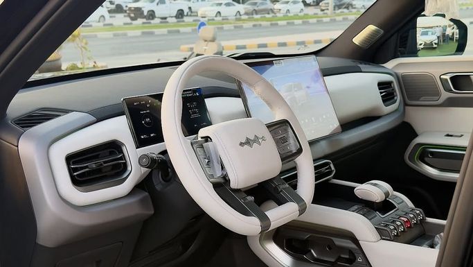 Новый BYD FangChengBao Leopard 3, 2025 в Шардже от Badar Used Cars Черный цвет.  | AUTO.AE