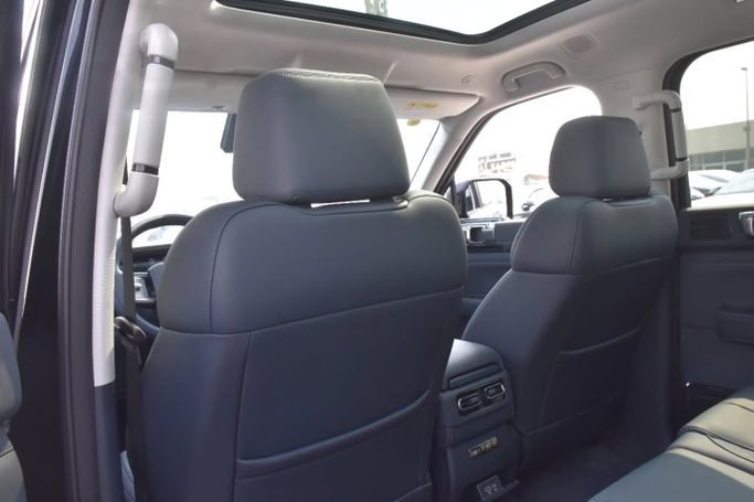 Used BYD FangChengBao Leopard 5 I Facelift, 1.5 l, 2025 in Sharjah by Alfaris Used Cars, Black color. Other | AUTO.AE