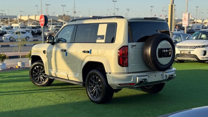 Новый BYD FangChengBao Leopard 5 I, 1.5 л, 2025 в Шардже от Badar Used Cars Белый цвет. Китайская | AUTO.AE