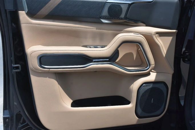 New BYD FangChengBao Leopard 8, 2.0 l, 2025 in Sharjah by Alfaris Used Cars, Black color. Other | AUTO.AE