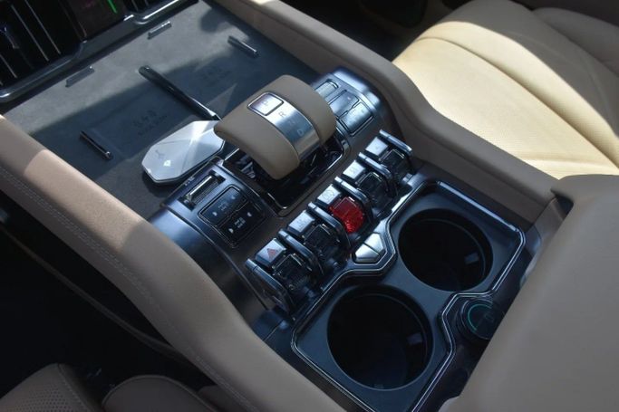 New BYD FangChengBao Leopard 8, 2.0 l, 2025 in Sharjah by Alfaris Used Cars, Silver color. Other | AUTO.AE