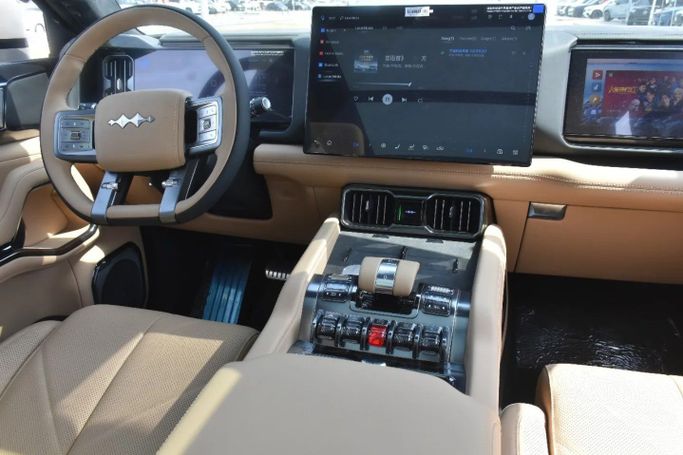 New BYD FangChengBao Leopard 8, 2.0 l, 2025 in Sharjah by Alfaris Used Cars, Silver color. Other | AUTO.AE