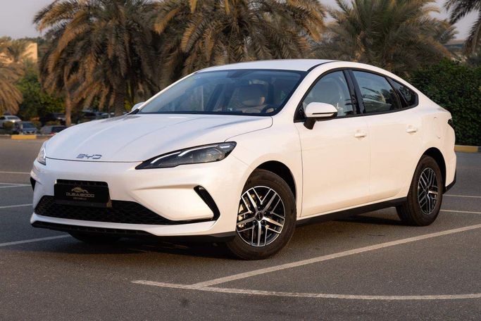 Новый BYD Seal 05, 1.5 л, 2025 в Шардже от Dubai 2000 Used Cars Белый цвет. Китайская | AUTO.AE