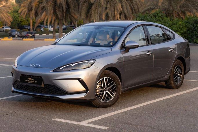 Новый BYD Seal 05, 1.5 л, 2025 в Шардже от Dubai 2000 Used Cars Серебристый цвет. Китайская | AUTO.AE