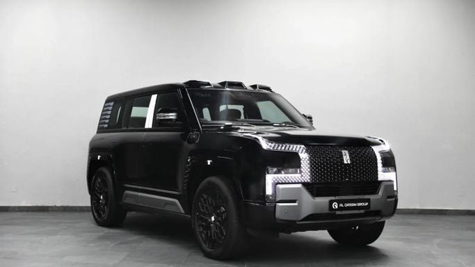 Новый BYD Yangwang U8, 2.0 л, 2025 в Шардже от Al Qassem Cars Trading Черный цвет. Китайская | AUTO.AE