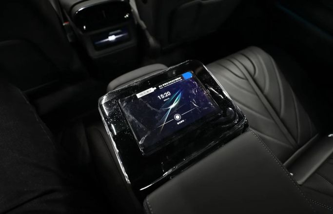 Новый BYD Yangwang U8, 2.0 л, 2025 в Шардже от Al Qassem Cars Trading Черный цвет. Китайская | AUTO.AE