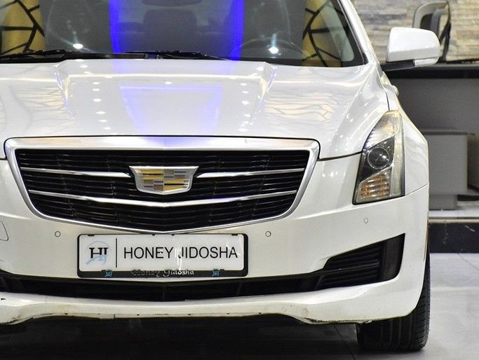 Подержанный Cadillac ATS I Рестайлинг, 2.0 л, 2015 в Шардже от Honey Gidosha Used Cars Tr. Белый цвет.  | AUTO.AE